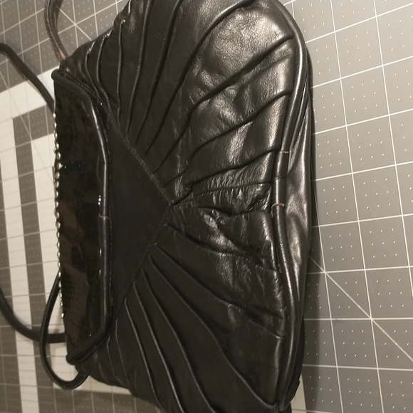 Black crossbody purse 23 in. Strap drop bejeweled Dove brand on zipper defect - Picture 7 of 13